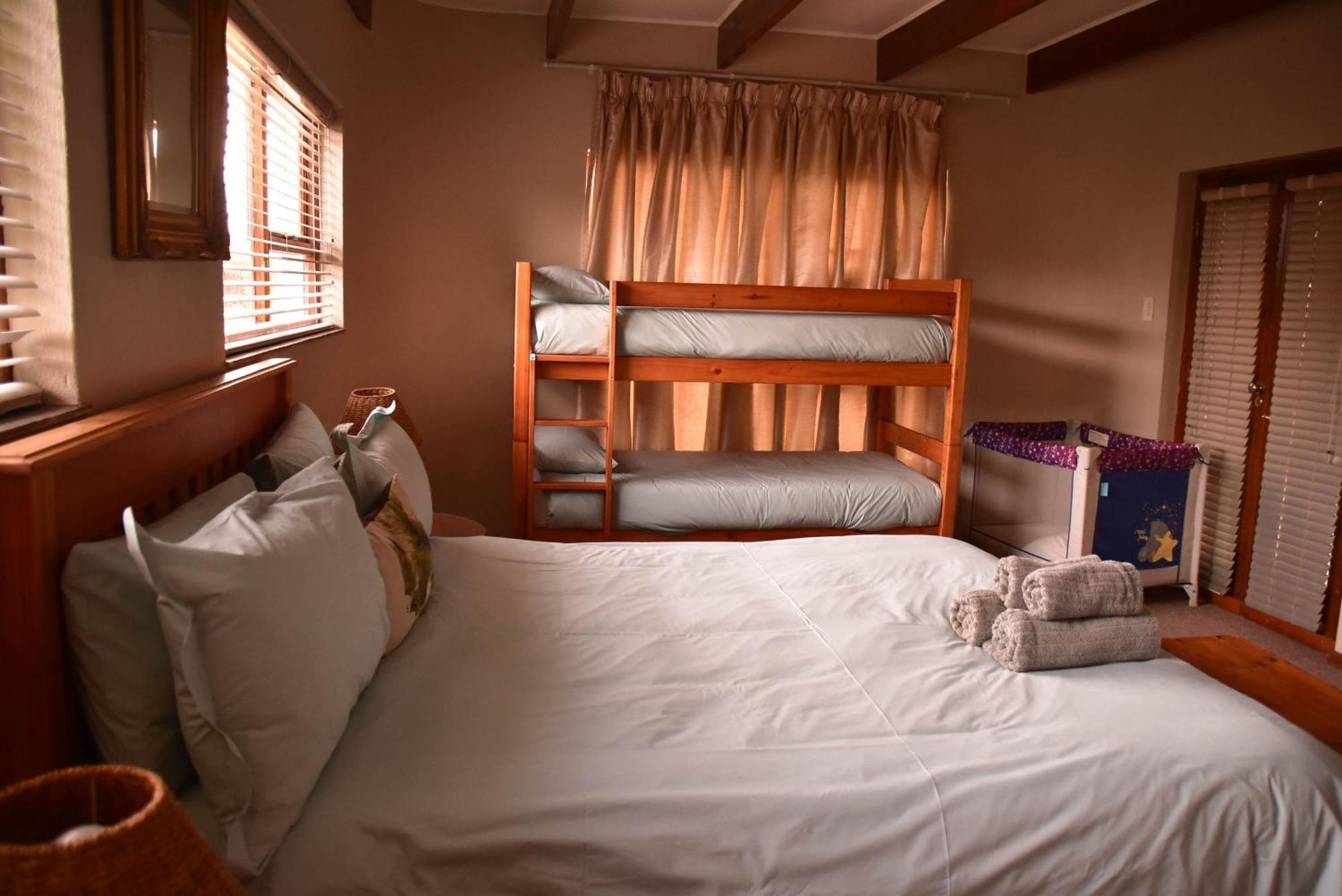 Collett House And Lavender Cottage Кларенс Экстерьер фото